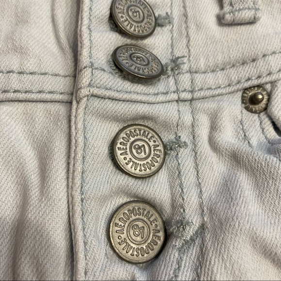 Aeropostale | Distressed Jegging Shorts - Picture 9 of 14